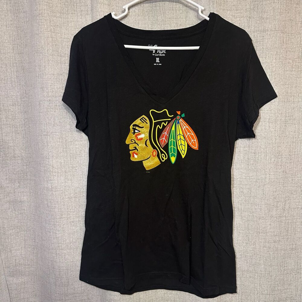 Chicago Blackhawks Glitter Logo Women’s T-Shirt, Size XL